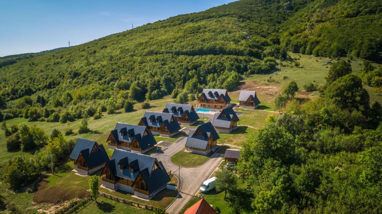 Wooden Houses Macola Hotel โคเรนนิซา ภายนอก รูปภาพ